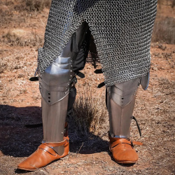 Gotische Beinschienen mit Kniekacheln – 1,6 mm Stahl, poliert (Paar) - Bild 4