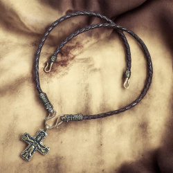 Wikinger Collier „Mandermark“ mit Kreuz von Sanda – braune Lederkordel mit Bronzeanhänger - Bild 2