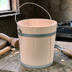 Holzeimer 10 Liter aus Fichte mit Stahlbändern – traditioneller Eimer - Bild 3