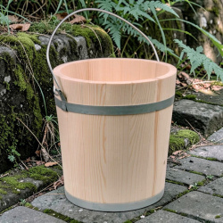 Holzeimer 10 Liter aus Fichte mit Stahlbändern – traditioneller Eimer - Bild 2
