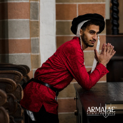 Cotehardie Rodrigo – spätmittelalterliche Jacke aus Brokat auf https://armatae.shop - Bild 4