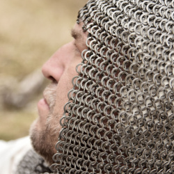Kettenhaube FRM aus Flachringen – 8 mm Ringdurchmesser, schaukampftauglich - Bild 4