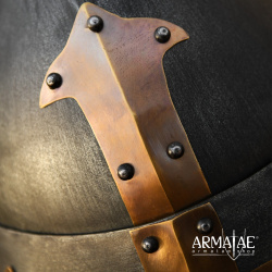 Topfhelm mit klappbarem Visier – 1,6 mm Stahl, Antikfinish - Bild 6