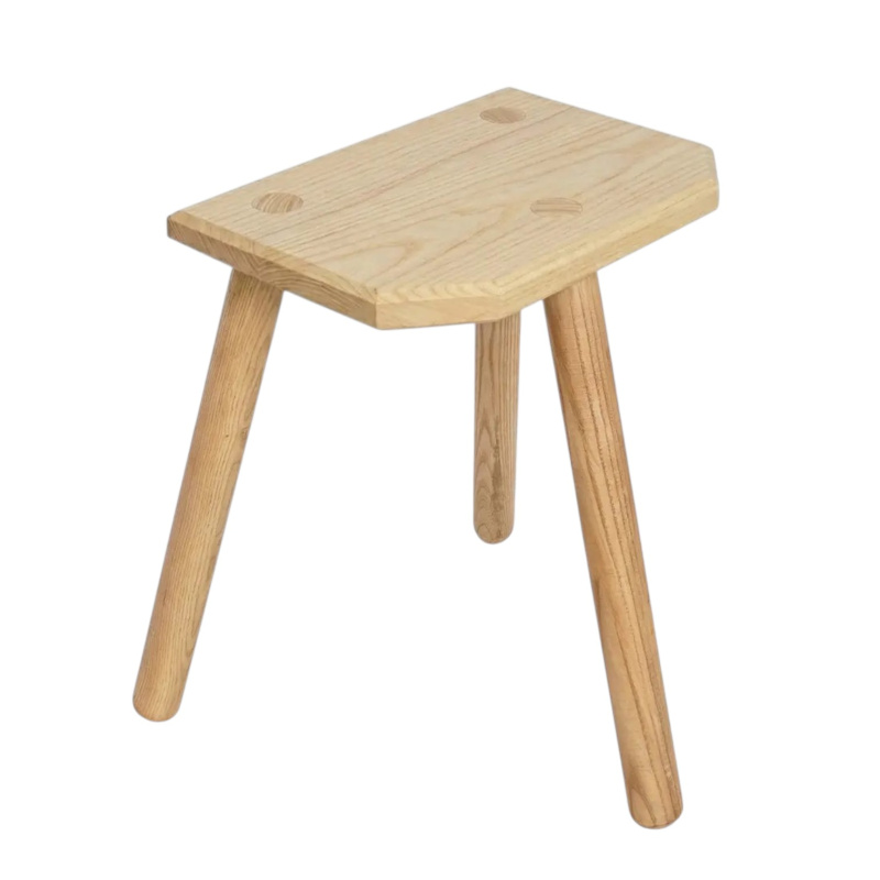 Mittelalterlicher Dreibein-Hocker aus Eschenholz – zerlegbarer Lagerhocker - Bild 1