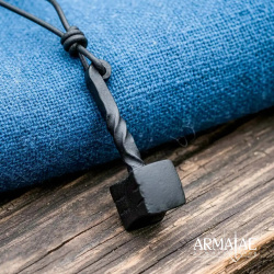 Handgeschmiedeter Mjölnir Anhänger – schmiedeeisenfarbig pulverbeschichtet mit verstellbarem Lederband 4