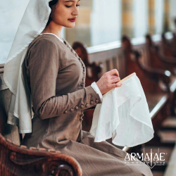 Cotehardie Marian – Mittelalterkleid in Braun aus 100 % Baumwolle 6