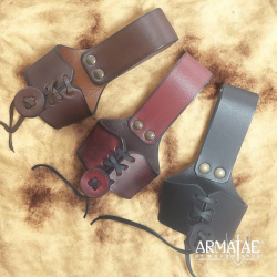 Trinkhornhalter aus Leder – Größe S – Rot, Braun oder Schwarz 1