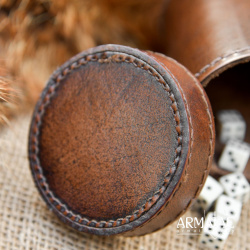 Würfelbecher aus Leder mit Deckel – Braun 3
