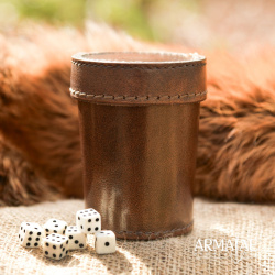 Würfelbecher aus Leder mit Deckel – Braun 8