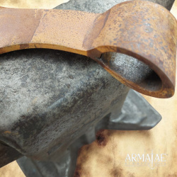 Franziska Schaukampfaxt – handgeschmiedet aus gehärtetem Kohlenstoffstahl – Armatae.shop Kleinserie 7
