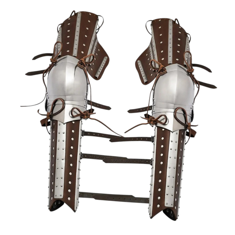 Spätmittelalterlicher Beinschutz aus Leder und Stahl – Schienenpanzer – Paar 1