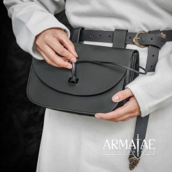 Mittelalterliche Gürteltasche aus schwarzem Leder mit Hornknebel 4